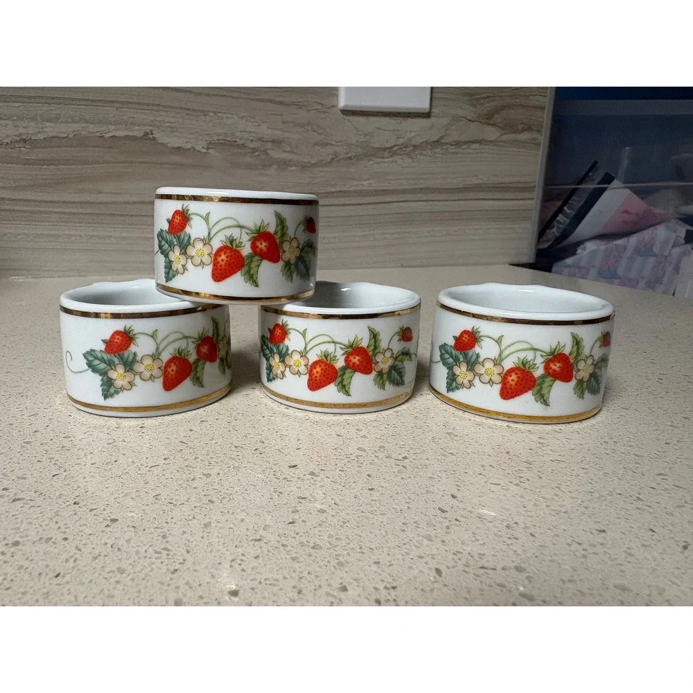 Vintage Avon Strawberry Ceramic Napkin Rings Set of 4 Gold Trim Brazil Cottage